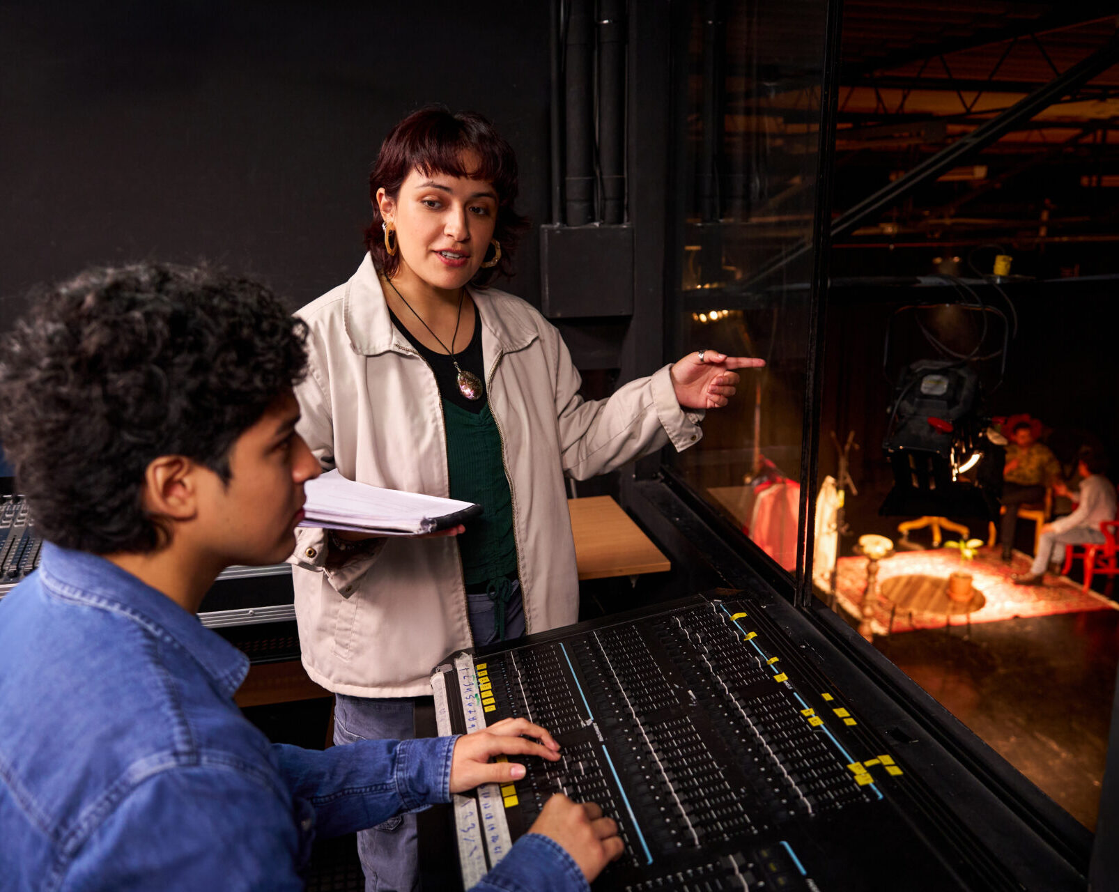 2025-09-09 Creacion y produccion escenica8768